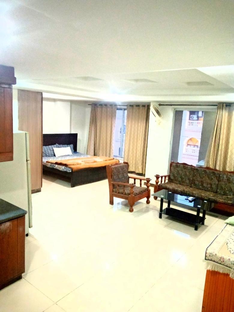 Comfortable Rental Apartments In Bahria Town ราวัลปินดี ภายนอก รูปภาพ